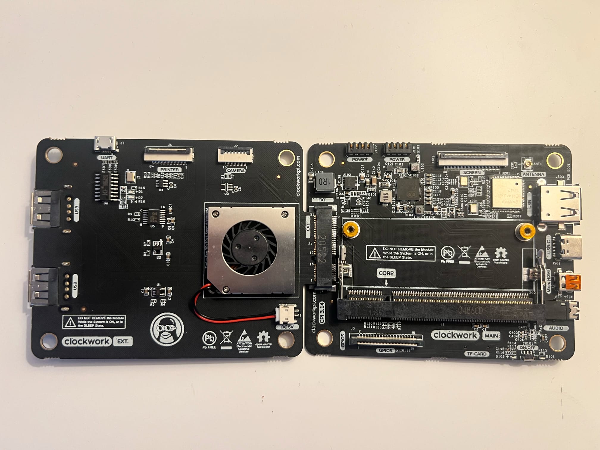 Illustration présentant un ordinateur à assembler