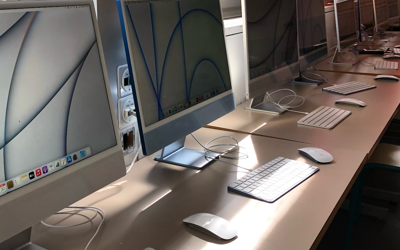 Salle d’informatique école Habad